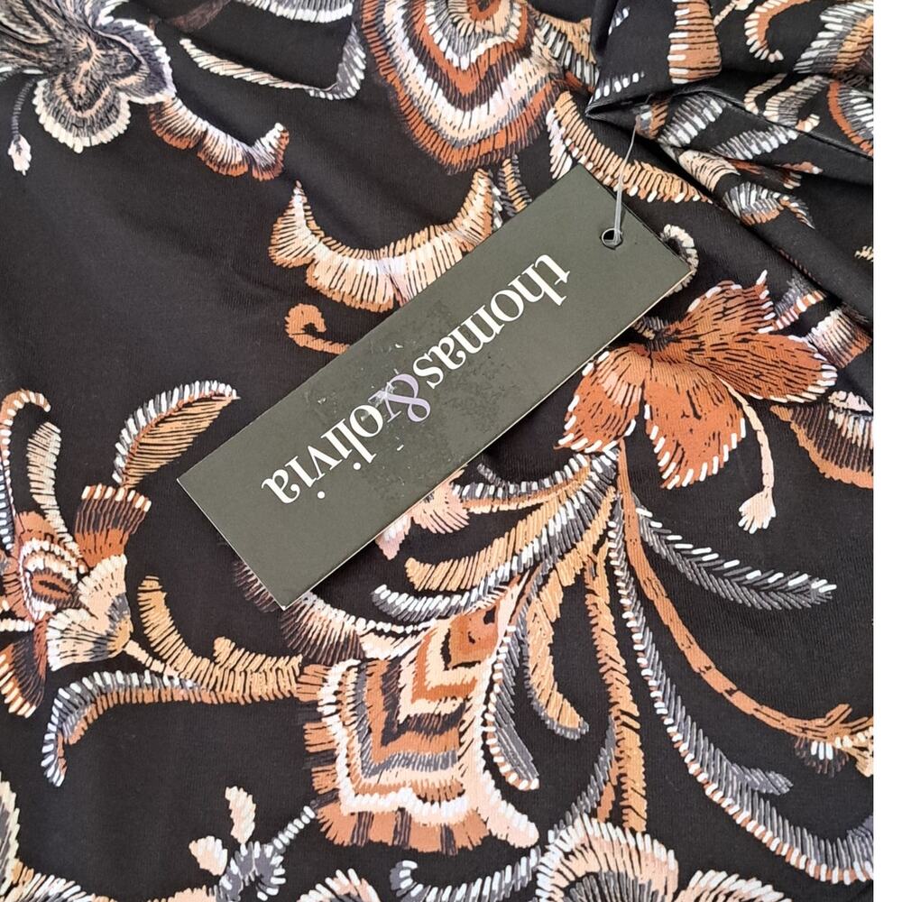 Thomas & Olivia Black Paisley Floral Bell Sleeve Top Metallic Trim Size 2x NWT - Picture 10 of 15